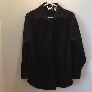 Bill Blass MP black shirt w button front & button cuffs. No pockets.